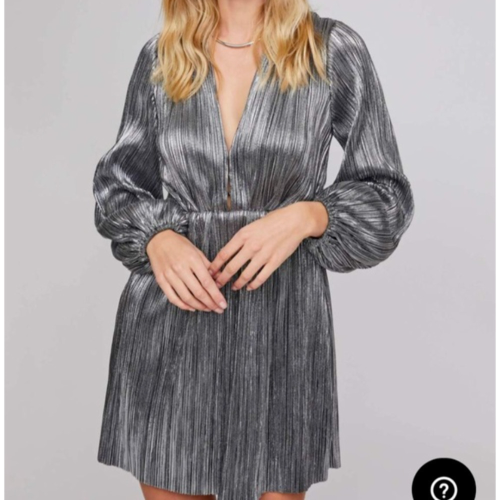 ASTR The Label Silver Metallic Glam Dress Midi VNeck Supernova Glitter Pleated